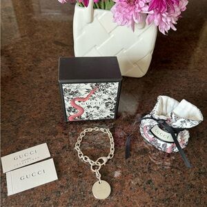 GUCCI Round Tag Charm .925 Sterling Silver Bracelet